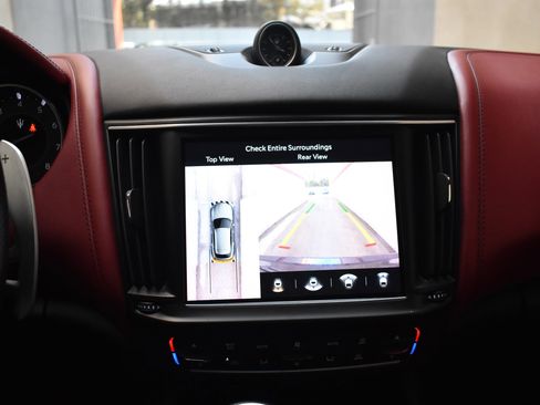 Used 2021 Maserati Levante S GranSport image 36