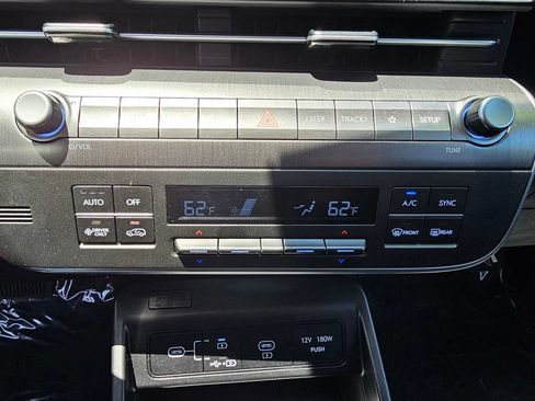 Certified 2024 Hyundai Kona SEL FWD image 31