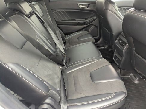 Used 2021 Ford Edge ST image 14