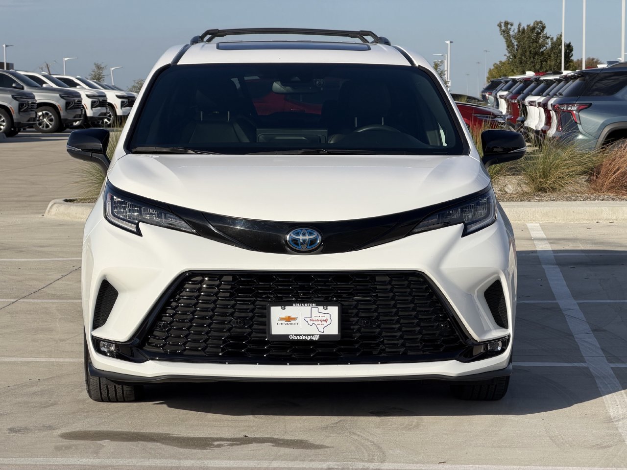 Used 2025 Toyota Sienna XSE w/ XSE Premium Package AWD/4WD image 7
