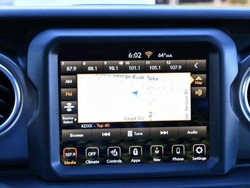Used 2023 Jeep Wrangler Unlimited Rubicon 4xe w/ Cold Weather Group AWD/4WD image 15