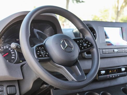 New 2024 Mercedes-Benz Sprinter 2500 image 17