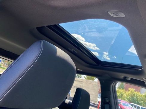 New 2025 Jeep Grand Cherokee Laredo X w/ Luxury Tech Group I AWD/4WD image 29