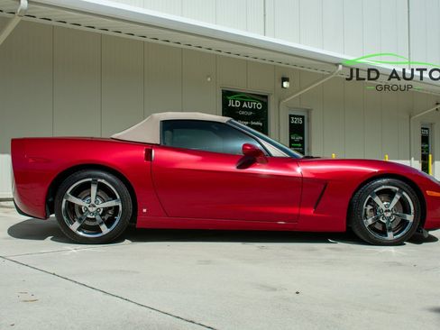 Used 2008 Chevrolet Corvette Convertible w/ Preferred Equipment Group RWD image 12