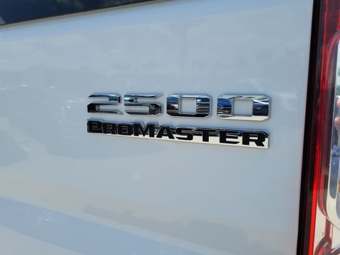 Used 2025 RAM ProMaster 2500 w/ U-Haul Equipment Group FWD image 30