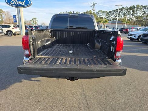 Used 2022 Toyota Tacoma SR5 image 23