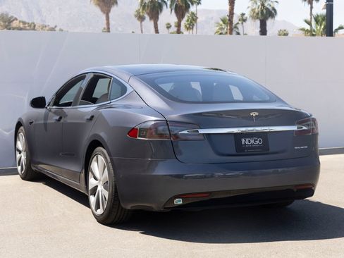 Used 2020 Tesla Model S Long Range Plus image 7