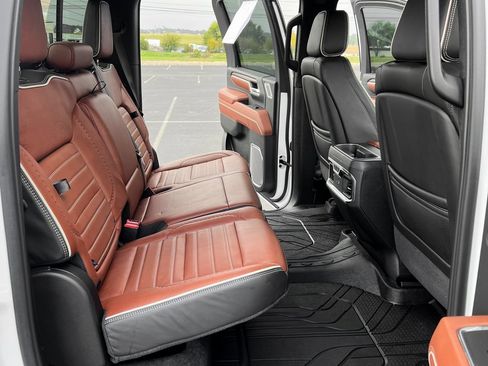 Used 2025 GMC Sierra 3500 Denali Ultimate image 26