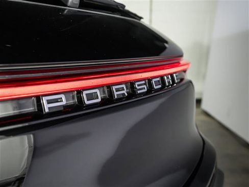 Certified 2026 Porsche Macan AWD/4WD image 30
