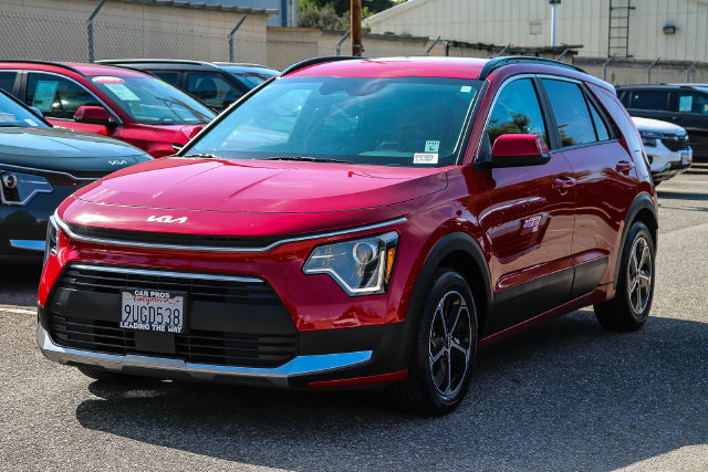 Certified 2025 Kia Niro EX FWD image 4