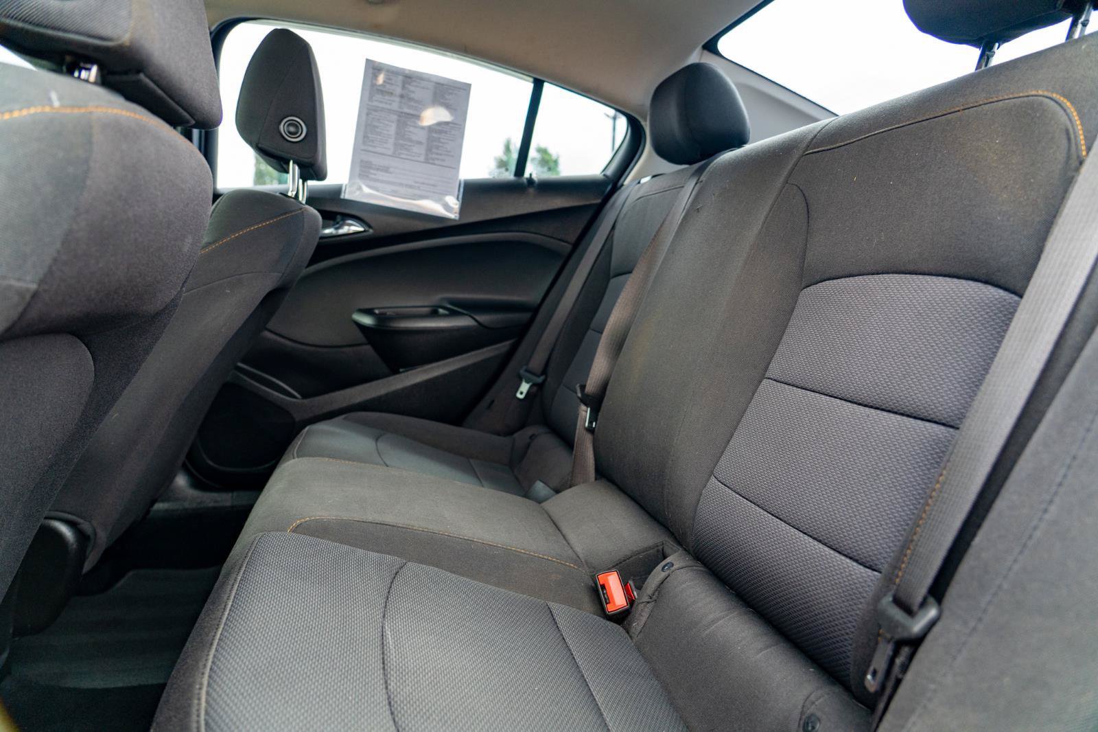 Used 2018 Chevrolet Cruze LS FWD image 15
