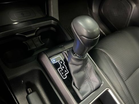 Used 2021 Toyota Tacoma TRD Off-Road w/ TRD Premium Off Road Package AWD/4WD image 18