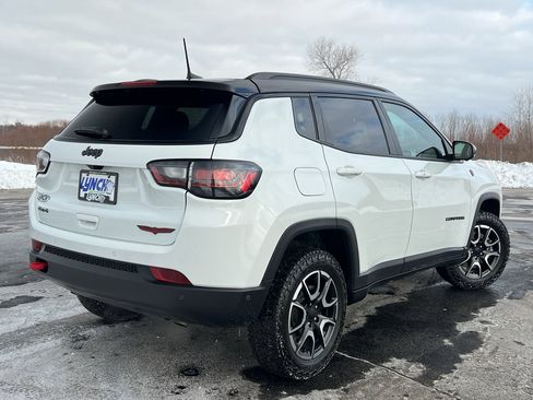 Used 2024 Jeep Compass Trailhawk w/ Trailhawk Elite Group image 5