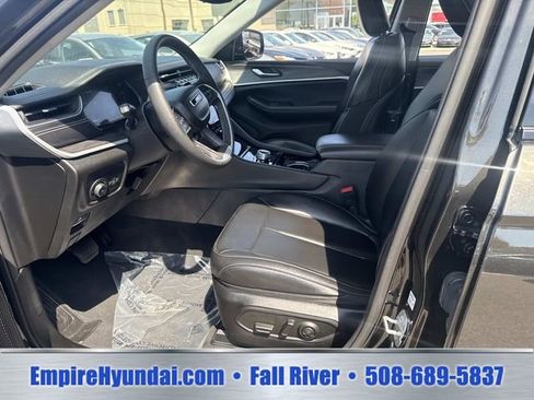 Used 2023 Jeep Grand Cherokee L Limited w/ Trailer Tow Group (B) AWD/4WD image 20