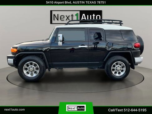 Used 2012 Toyota FJ Cruiser 2WD w/ Upgrade Pkg image 10