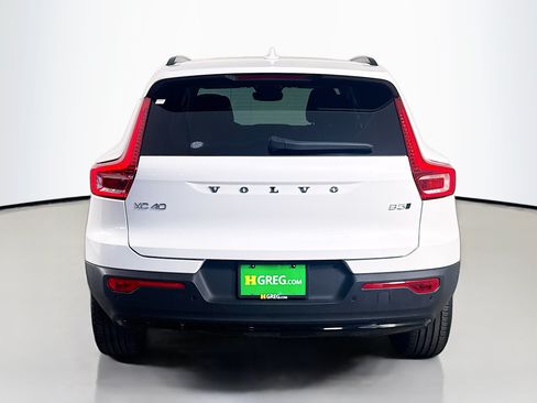 Used 2026 Volvo XC40 B5 Plus AWD/4WD image 8