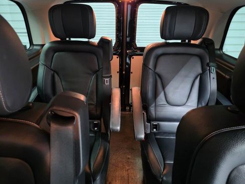 Used 2018 Mercedes-Benz Metris Passenger image 21