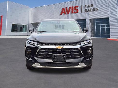 Used 2025 Chevrolet Blazer LT AWD/4WD image 2
