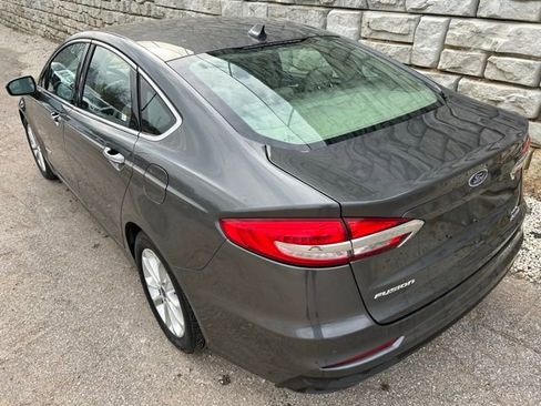 Used 2019 Ford Fusion SEL FWD image 4