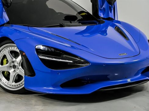 Used 2024 McLaren 750S Spider RWD image 3