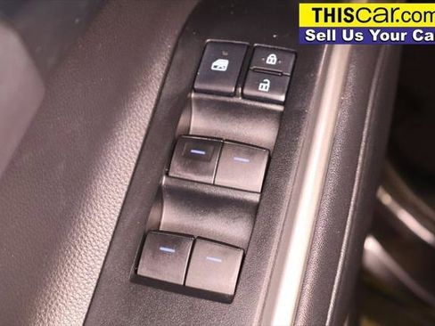 Used 2021 Toyota Highlander XLE FWD image 37