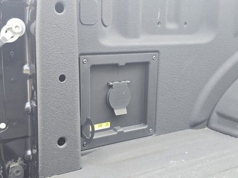 Used 2023 Ford F150 Lariat w/ Trailer Tow Package image 12