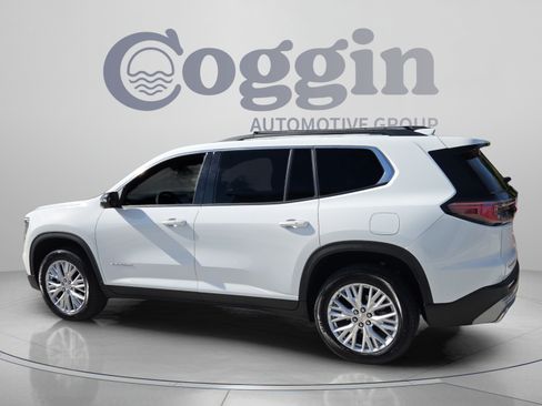 Used 2026 GMC Acadia Elevation w/ Elevation Premium Package FWD image 3