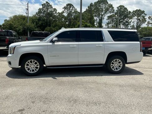 Used 2020 GMC Yukon XL SLT AWD/4WD image 3