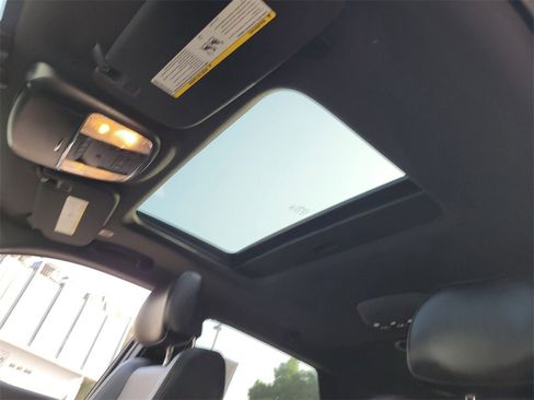 Used 2018 Dodge Durango GT w/ Technology Group image 18