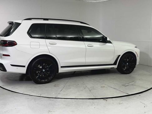 Used 2024 BMW X7 xDrive40i w/ M Sport Package AWD/4WD image 9