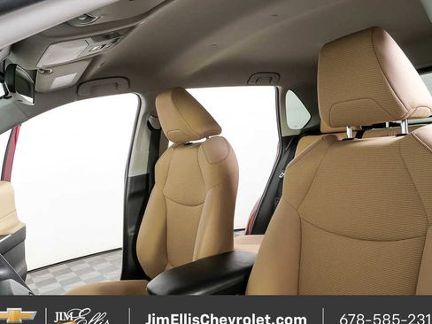 Used 2023 Toyota RAV4 LE AWD/4WD image 5