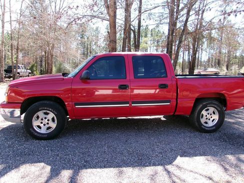 Used 2006 Chevrolet Silverado 1500 LT w/ Light Duty Power Package image 1