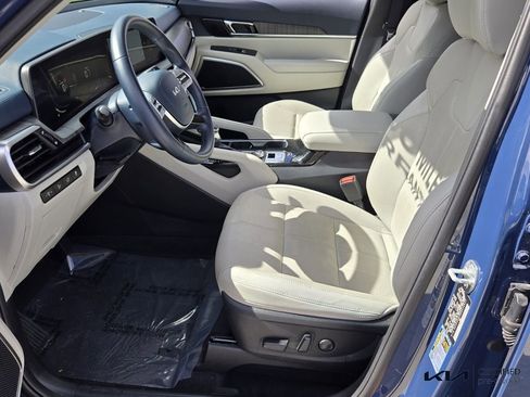 Certified 2024 Kia Telluride EX w/ EX Captain's Chair Package image 10