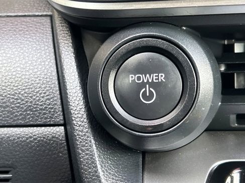 Used 2025 Toyota Prius LE image 24