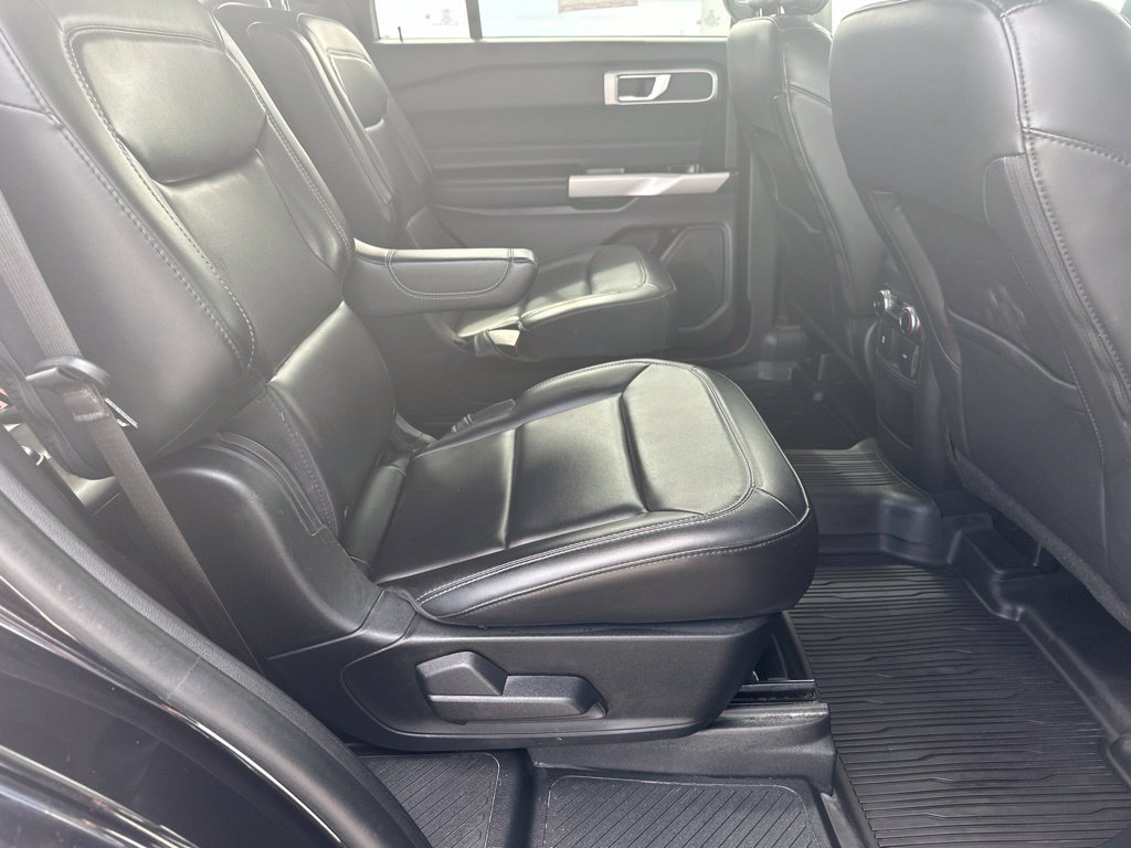 Certified 2021 Ford Explorer XLT w/ Equipment Group 202A AWD/4WD image 33