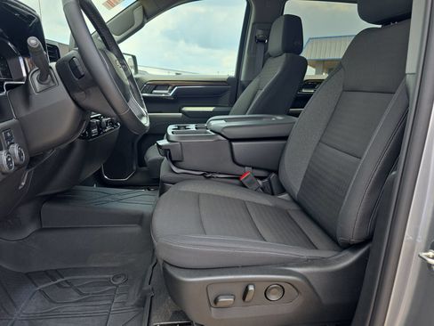 Used 2024 Chevrolet Silverado 1500 LT RWD image 10
