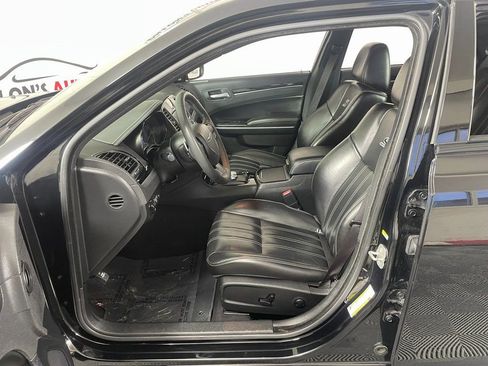 Used 2023 Chrysler 300 S image 13