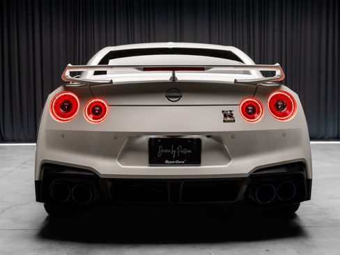 Used 2024 Nissan GT-R w/ Floor Mat Package AWD/4WD image 40