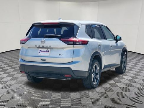 Used 2024 Nissan Rogue SV FWD image 4