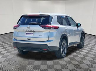 Used 2024 Nissan Rogue SV FWD video 4