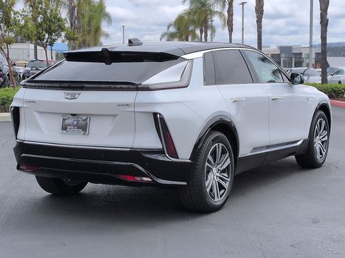 Used 2025 Cadillac Lyriq Luxury RWD image 10