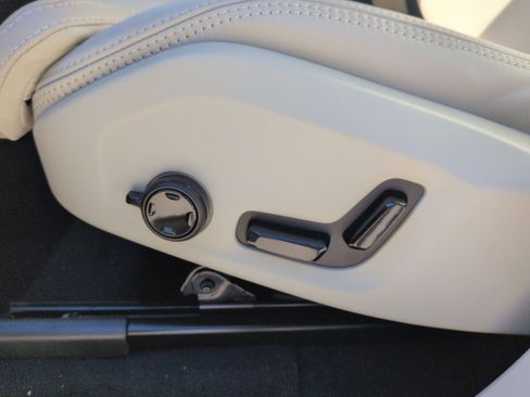 New 2026 Volvo XC90 B6 Ultra w/ Protection Package Premier image 14