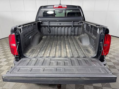 Used 2022 Chevrolet Colorado Z71 w/ Safety Package AWD/4WD image 15