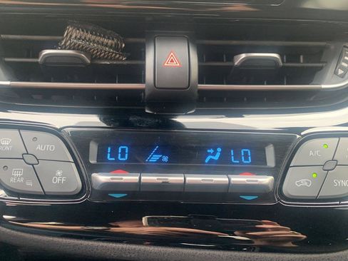 Used 2021 Toyota C-HR XLE image 8