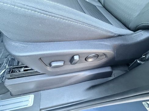 Used 2024 Chevrolet Silverado 1500 LT image 24