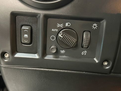 Used 2007 HUMMER H2 SUT Sport Utility Pickup 4D image 27