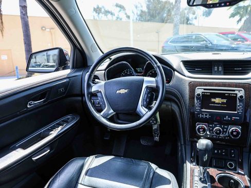 Used 2017 Chevrolet Traverse Premier FWD image 4