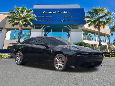 Used 2025 Dodge Charger Daytona Scat Pack w/ Track Pack AWD/4WD image 2