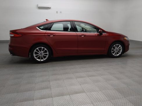 Used 2019 Ford Fusion SE FWD image 10