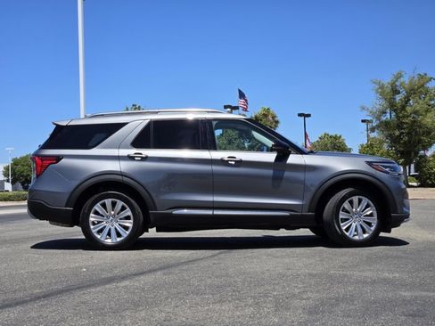 Certified 2025 Ford Explorer Platinum w/ LUX Leather Package AWD/4WD image 3